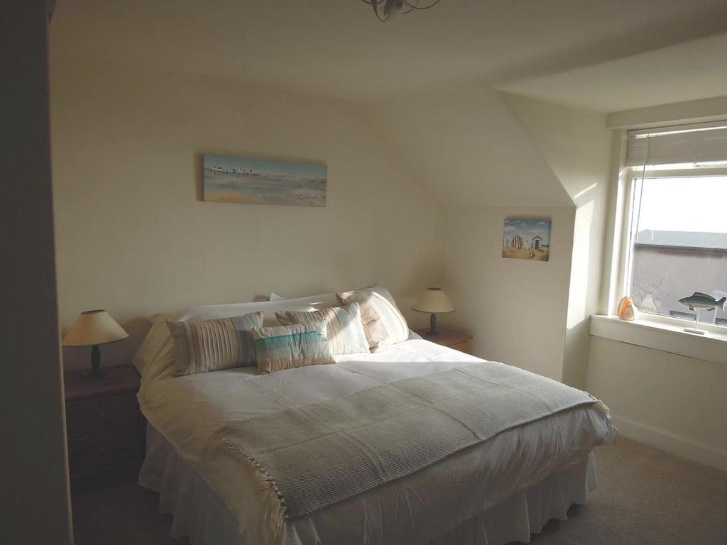 Seascape Largo Bed & Breakfast Lundin Links Стая снимка